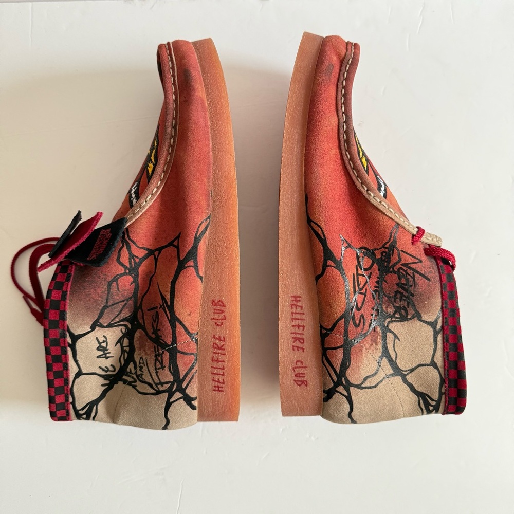 Stranger Things x Clarks Original Wallabee Evo Hellfire Club Shoes Men’s size 13 - Picture 7 of 13